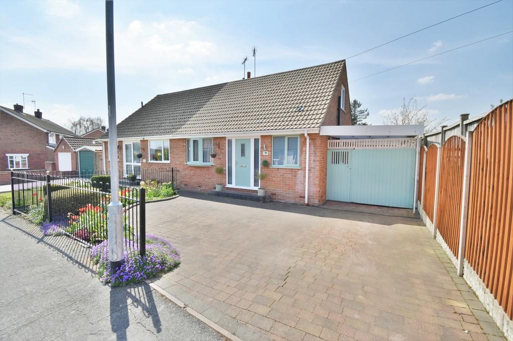Hall Road, RollestononDove, BurtononTrent 3 bed bungalow £295,000
