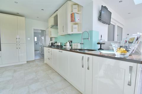 70 Hall Road, Rolleston On Dove, Burton-on-trent, DE13 9BY