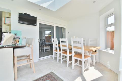 70 Hall Road, Rolleston On Dove, Burton-on-trent, DE13 9BY