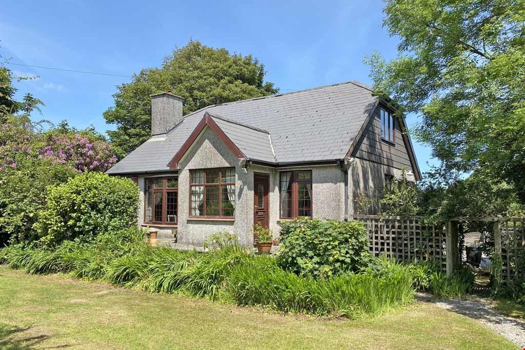 Roskrow, Penryn, Cornwall 4 bed detached house for sale £400,000