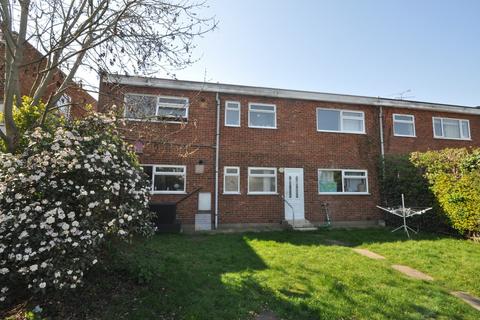 2 bedroom ground floor flat to rent, Victoria Avenue, Southend On Sea, Essex, SS2 6NA