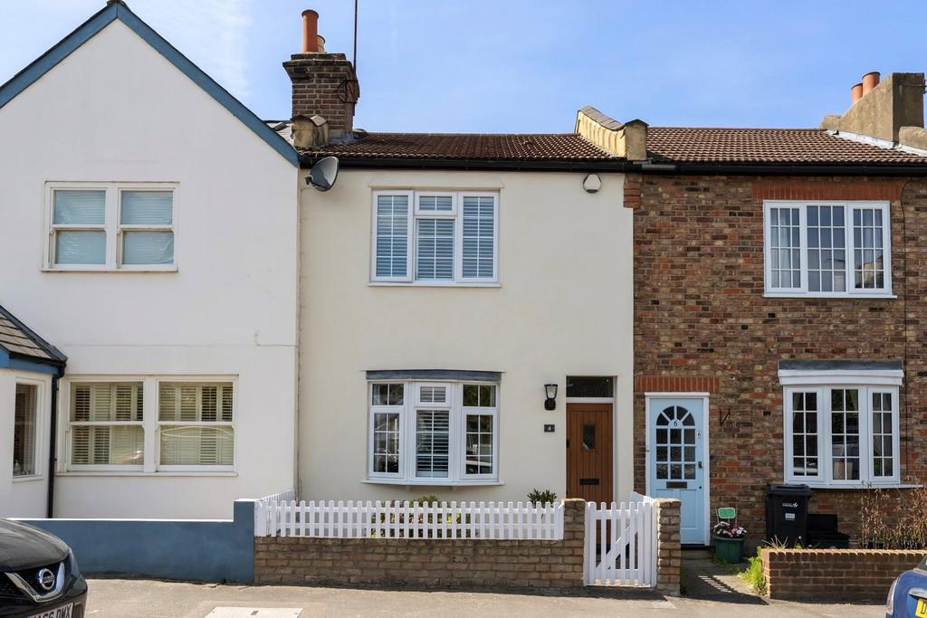 Cowley Road, Wanstead 2 bed terraced house £685,000