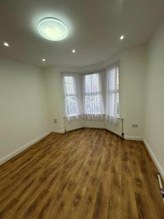 2 bedroom flat to rent, STANHOPE GARDENS, HARINGEY, LONDON N4