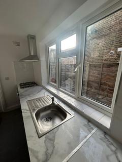 2 bedroom flat to rent, STANHOPE GARDENS, HARINGEY, LONDON N4