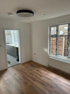 2 bedroom flat to rent, STANHOPE GARDENS, HARINGEY, LONDON N4