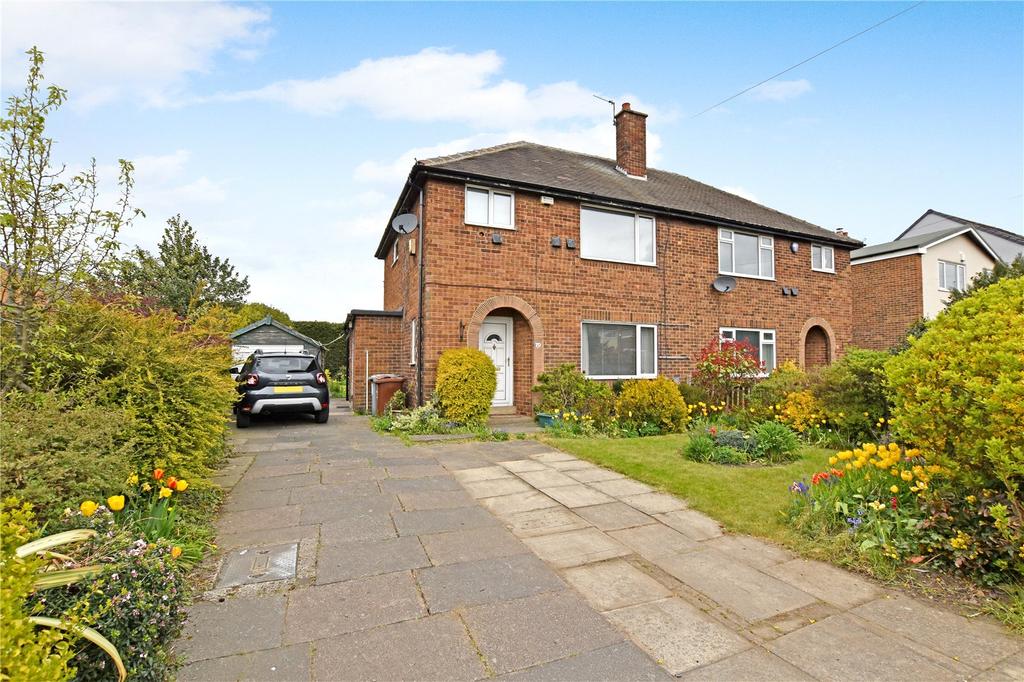 Scotchman Lane, Morley, Leeds 3 bed semidetached house £234,995