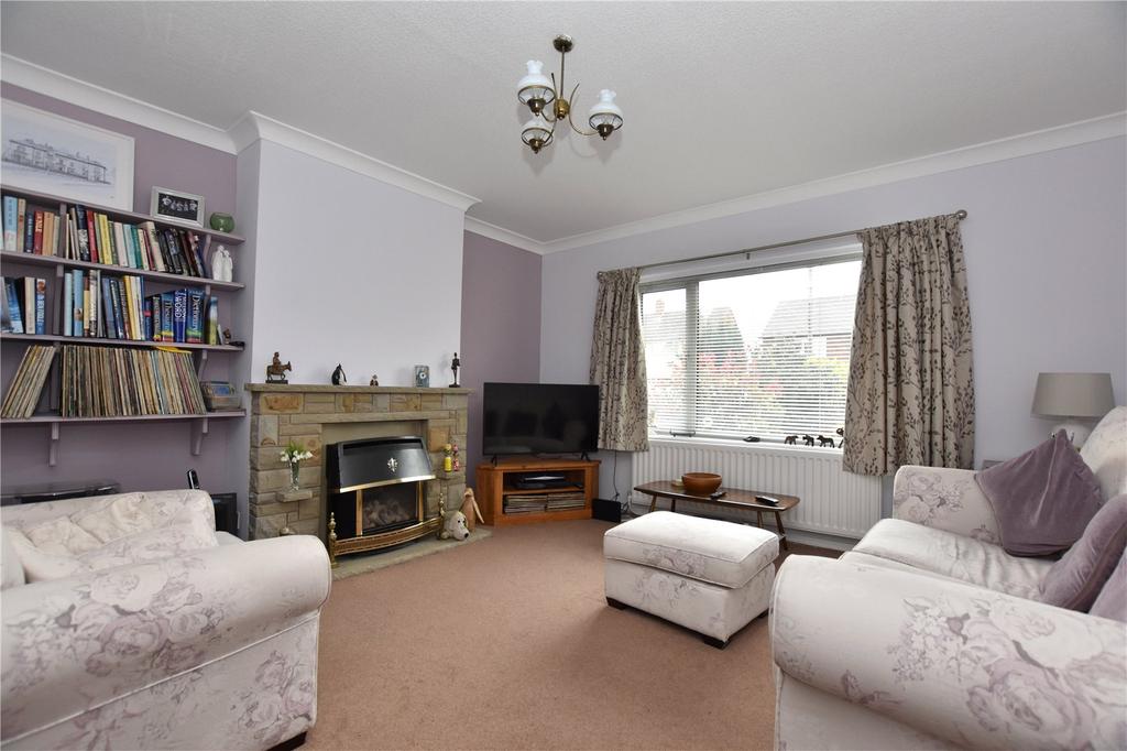 Scotchman Lane, Morley, Leeds 3 bed semidetached house £234,995