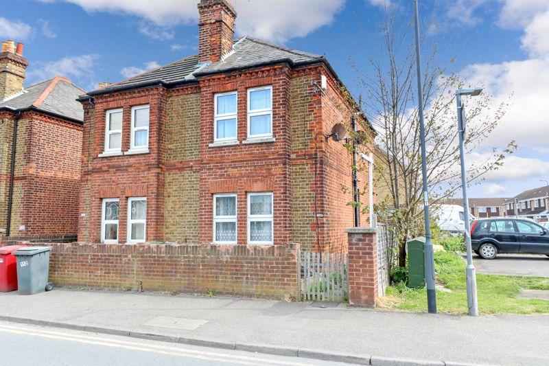 Uxbridge Road, Slough 2 bed character property - £325,000