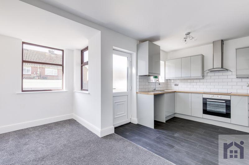 Weldbank Lane, Chorley, PR7 3NN 2 bed semidetached house £175,000