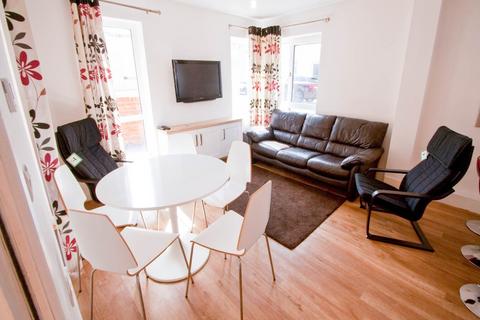 1 bedroom in a house share to rent, Saxton Court, Gillingham,