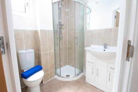 1 bedroom in a house share to rent, Saxton Court, Gillingham,