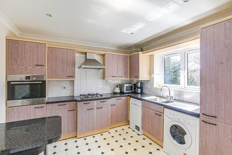 2, The Courtyard Whytebeam View, Whyteleafe, CR3 0AU