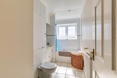 2, The Courtyard Whytebeam View, Whyteleafe, CR3 0AU