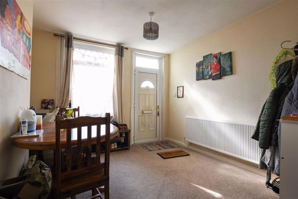 Gold Street, Wellingborough 2 bed terraced house £150,000