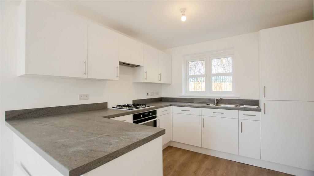 Porter Avenue, Germany Beck, Fulford... 3 bed detached house £1,500 pcm (£346 pw)