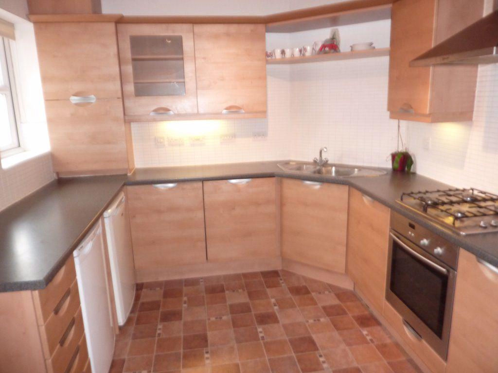 Newmarket Close, Corby 2 bed flat £675 pcm (£156 pw)