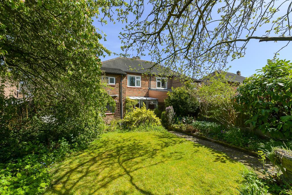 Coronation Walk, Gedling, Nottingham NG4 3 bed semidetached house £190,000