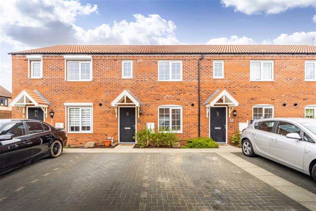 Tyne Close, Spalding 3 bed terraced house £182,500