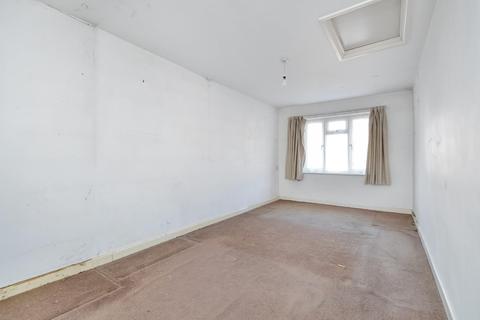 11b Burford Road, Salisbury, SP2 8AN