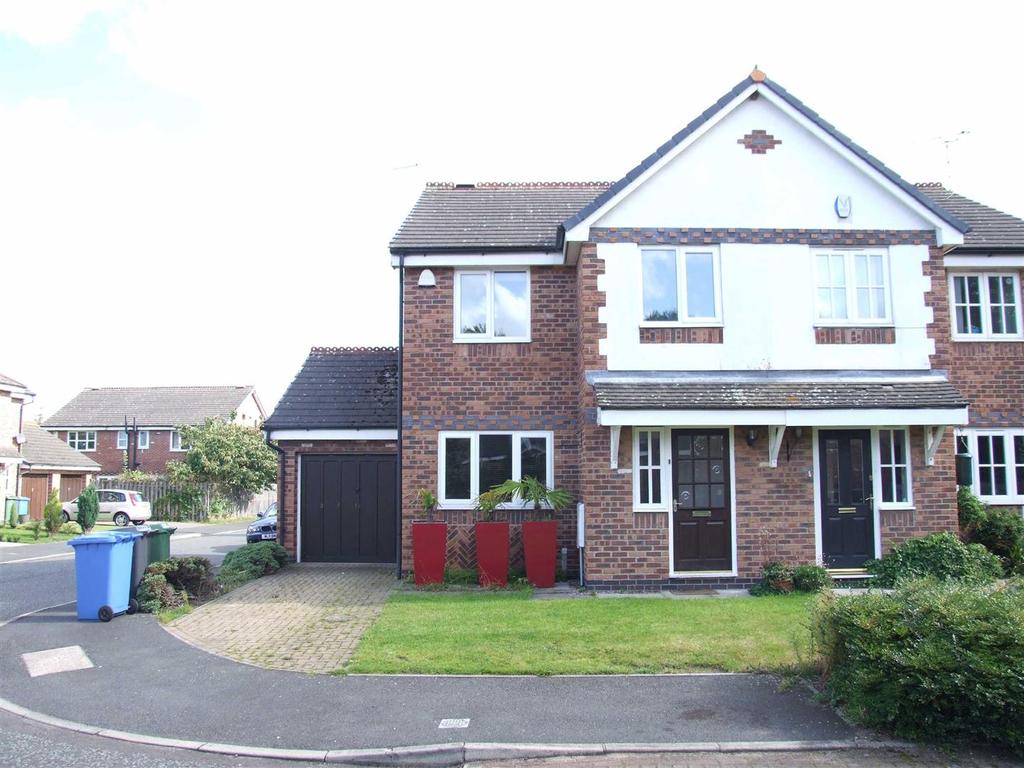 Bucklow Gardens, Lymm 3 bed semidetached house £895 pcm (£207 pw)