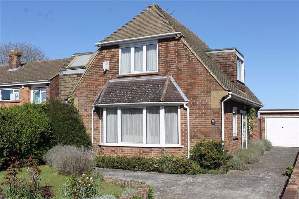 Tradescant Drive, Meopham 3 bed detached house £500,000