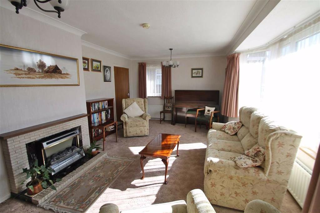 Tradescant Drive, Meopham 3 bed detached house £500,000