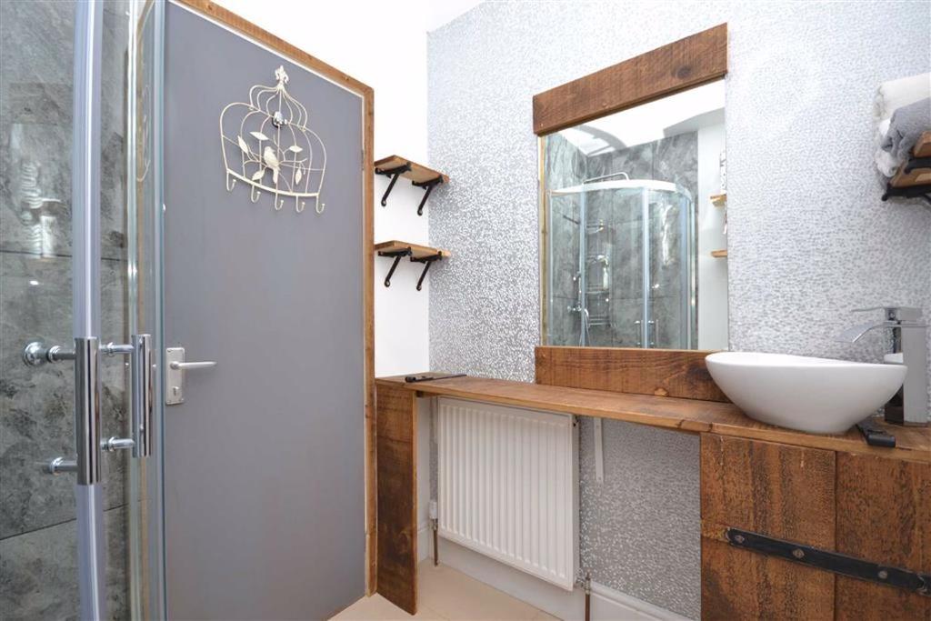 Shower Room/WC