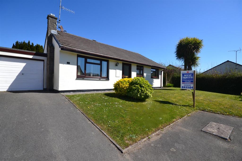 Mayfield Acres, Kilgetty 3 bed detached bungalow £240,000
