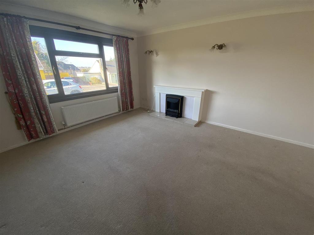 Mayfield Acres, Kilgetty 3 bed detached bungalow £240,000