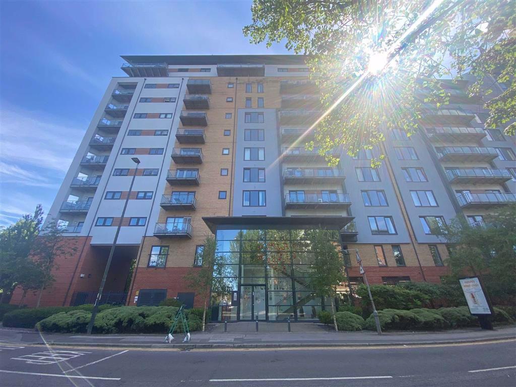 XQ7, Taylorson Street South, Salford Quays 2 bed apartment £850 pcm