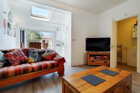 32 Flempton Road, London, E10 7NH