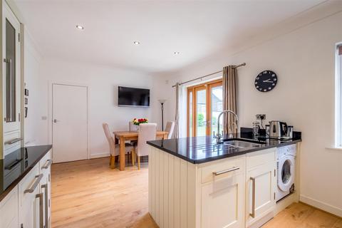 60 Bracken Road, Brighouse, HD6 2HR