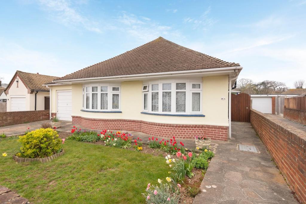 Lauriston Mount, Broadstairs 2 bed detached bungalow £400,000