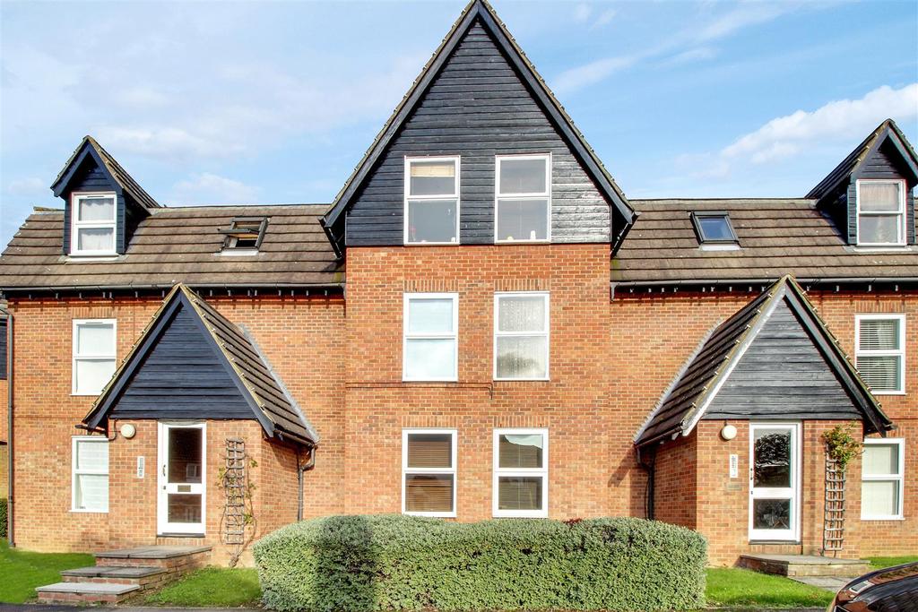 Millers Green Close, Enfield, EN2 1 bed flat £275,000