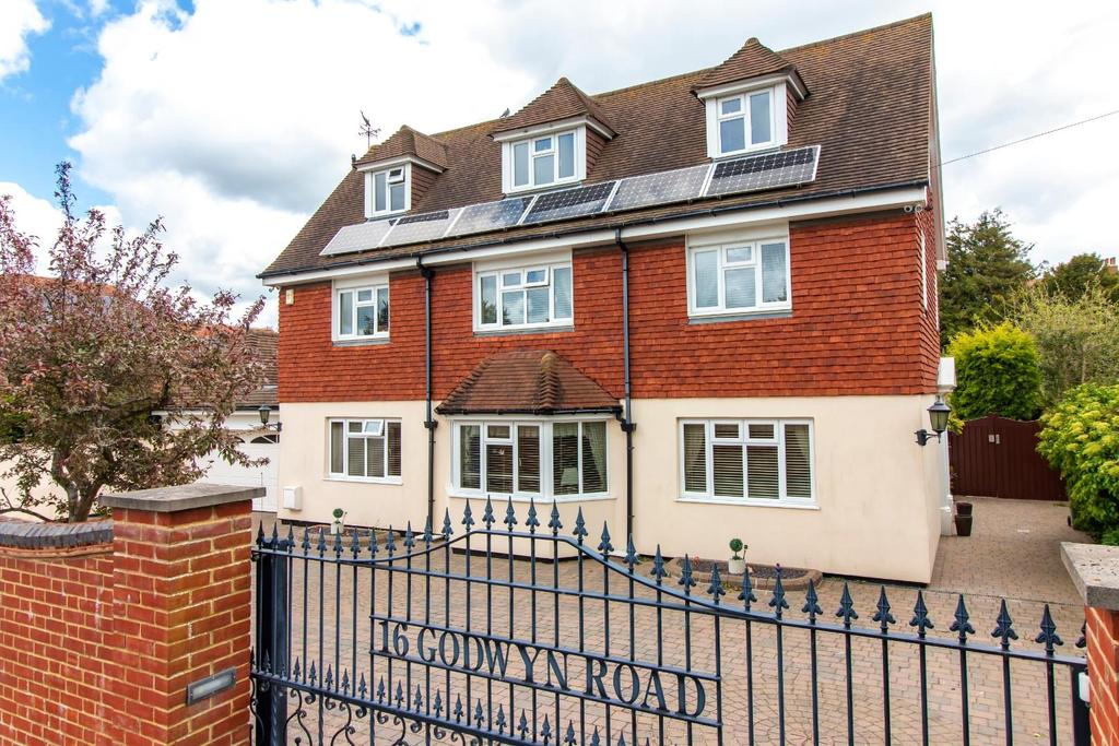 Godwyn Road, Folkestone 5 bed detached house £3,650 pcm (£842 pw)