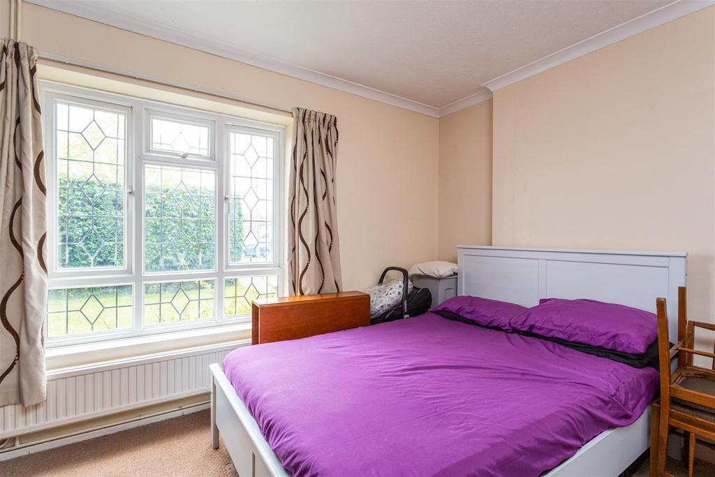 17 Buckingham Way 5.jpg