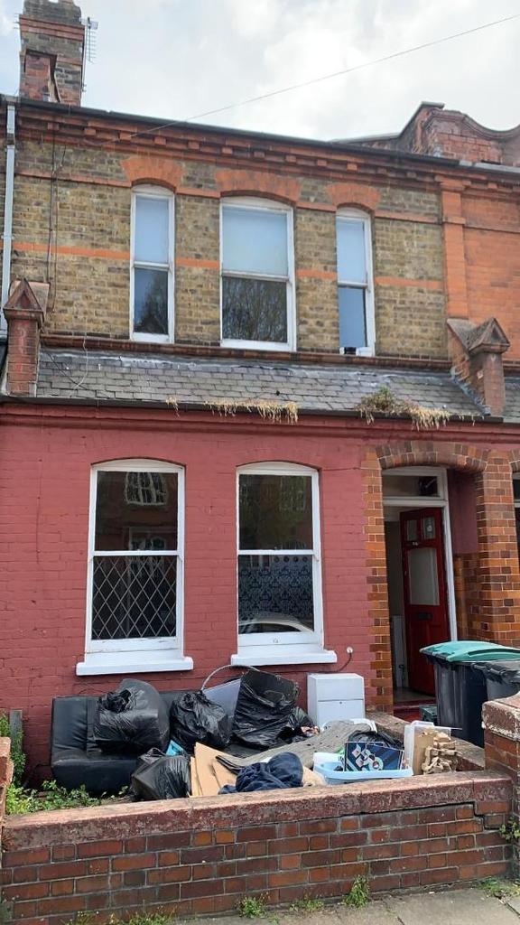 3 bedroom house for rent in Wood Green 3 bed detached house £1,750