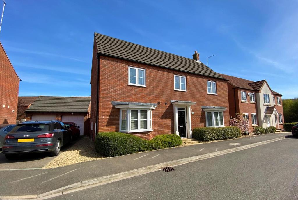 Tilia Way, Bourne 4 bed detached house £325,000