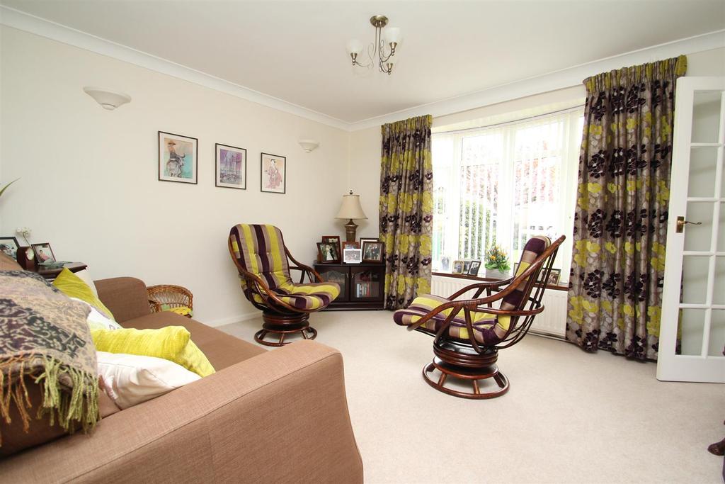 Castle Rock Drive, Coalville 4 bed detached house £300,000
