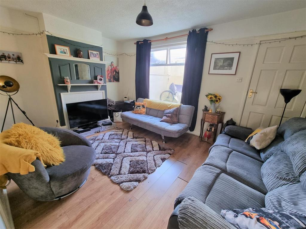 Cemetery Road, Ipswich 4 bed terraced house £232,000