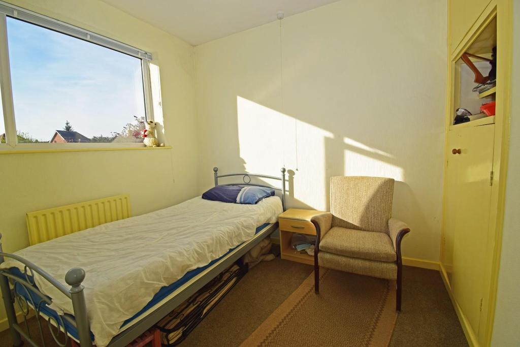 71 Birmingham Road, bed 2.jpg