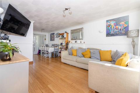 31 Coleridge Close, Goring By Sea, Worthing, BN12 6LD