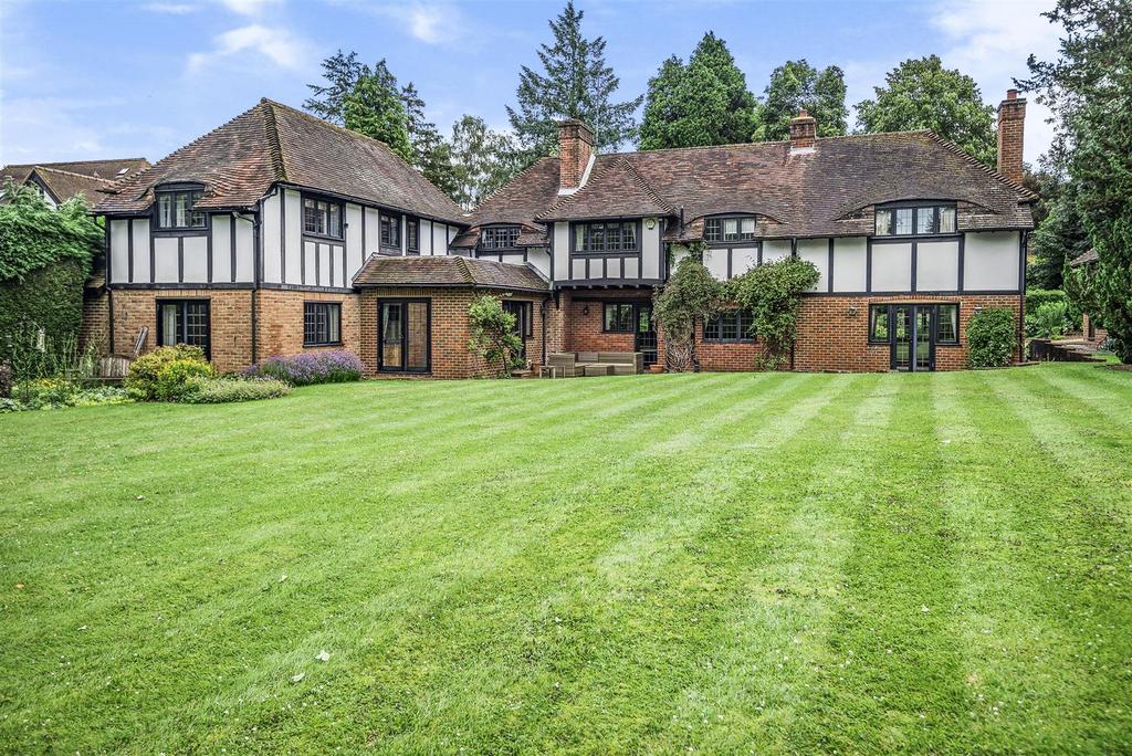 The Warren, East Horsley 6 bed detached house £2,500,000