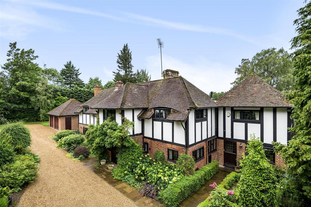 The Warren, East Horsley 6 bed detached house £2,500,000