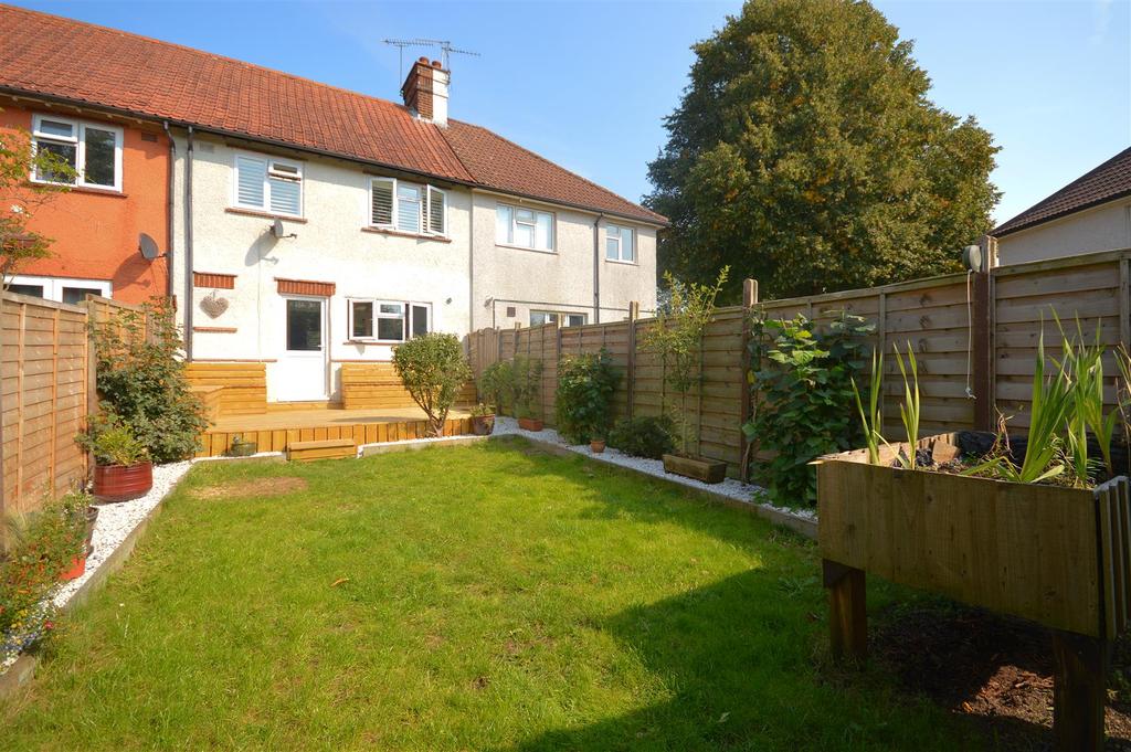 Radlett Road, St. Albans 3 bed terraced house £1,400 pcm (£323 pw)