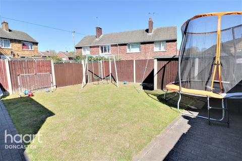 17 Edlington Lane, Warmsworth, Doncaster, DN4 9LW