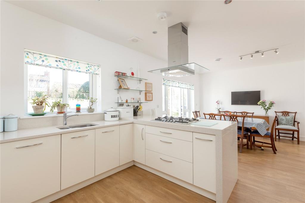 Kitchen/Dining