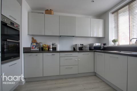 10 Ashfield Close, Snodland, ME6 5FN