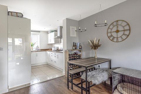 2 Bourne End, Upper Heyford, Bicester, OX25 5AE