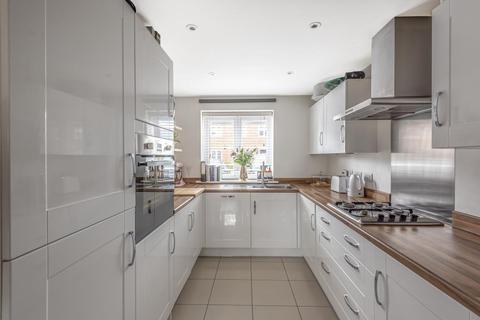 2 Bourne End, Upper Heyford, Bicester, OX25 5AE